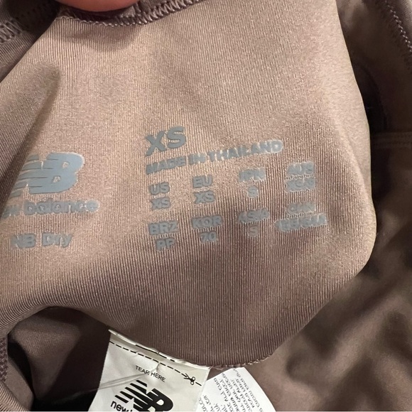 NWT- New Balance Performance Logo Leggings XS - Picture 8 of 11